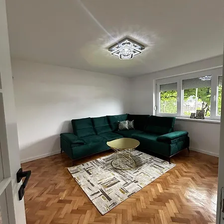 Apartman Leila Apartment